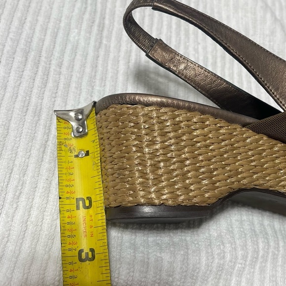Donald J Pliner Kiwa Brown Bronze Wedge Heels Platform Pumps Sandals Women’s 10 - Picture 11 of 11